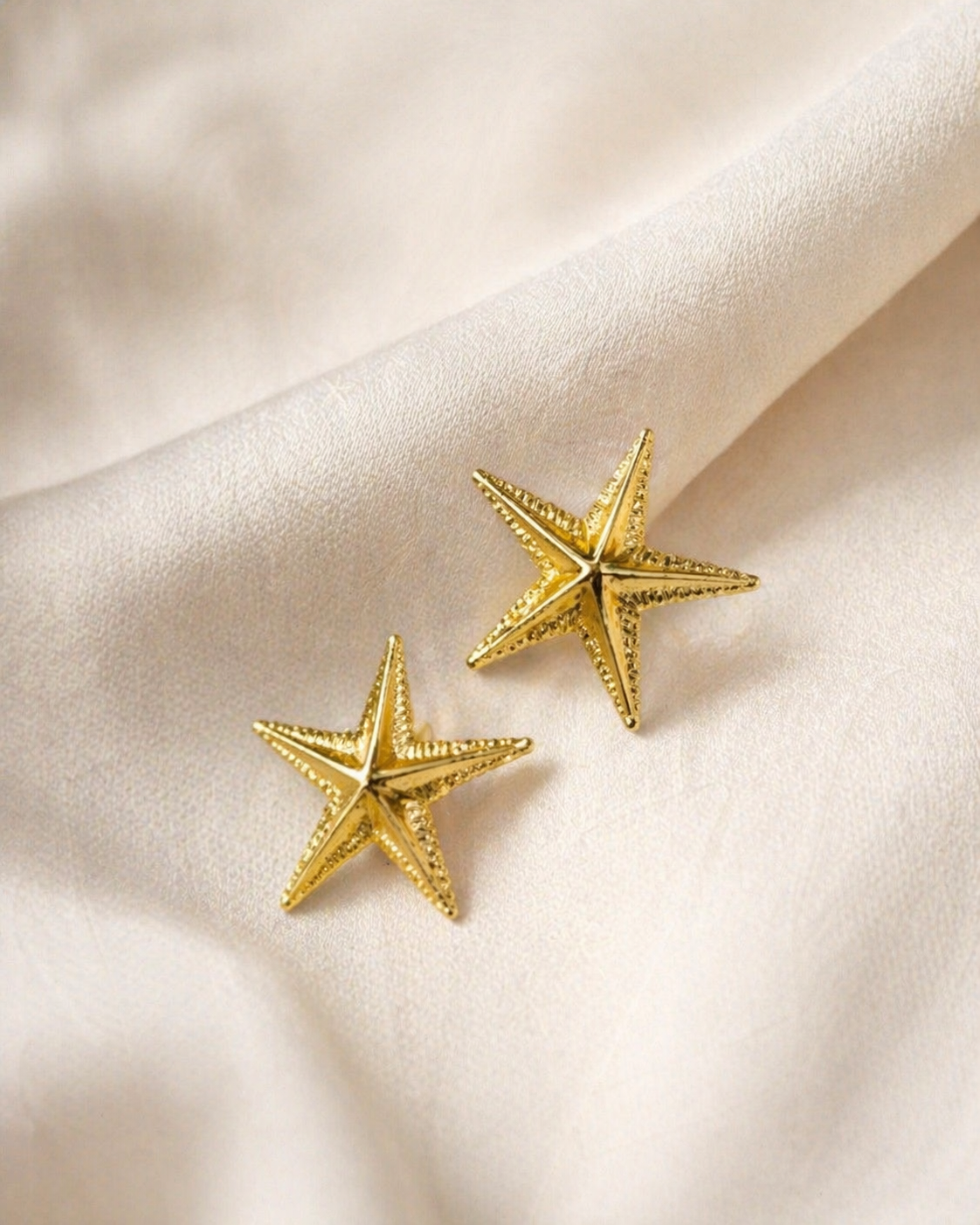 Celestial Starfish Collar Brooch Set – Gold Ocean-Inspired Lapel Pins