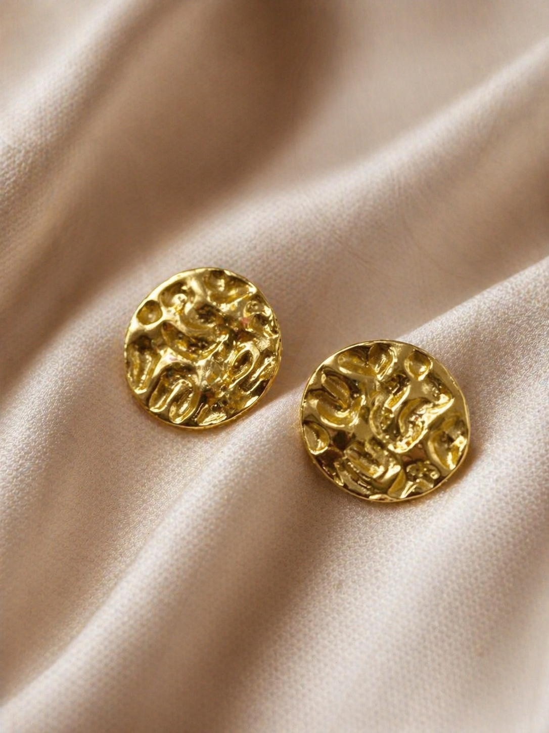 Auric Texture Collar Brooch Set – Contemporary Gold Statement Pins