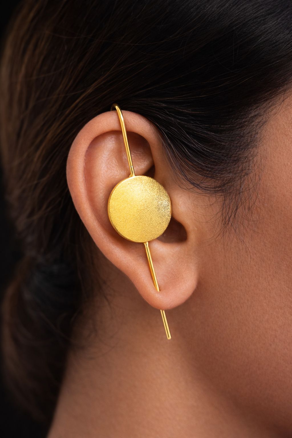Minimal Matte Gold Ear Cuff - Etti Kapoor